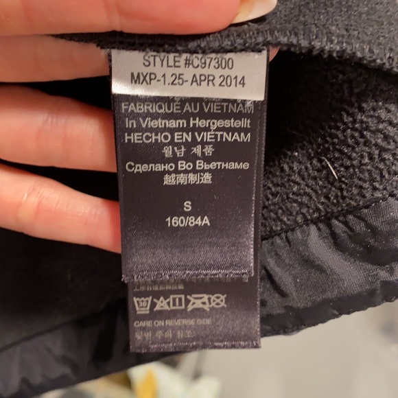 Marmot women’s grey zip up with faux fur hood - Picture 4 of 4